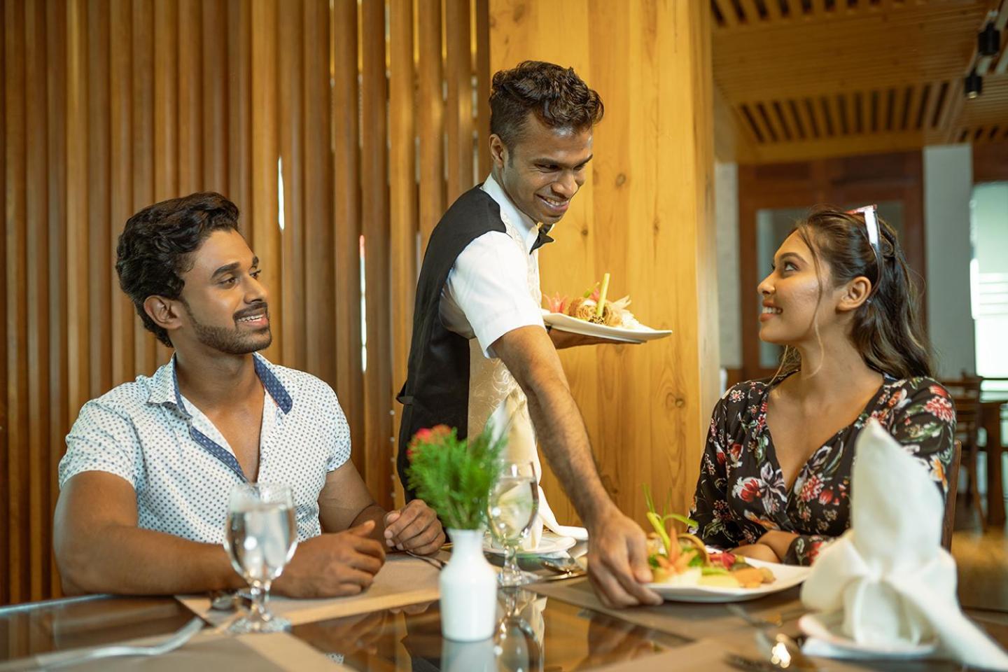 Good Wood Airport Hotel Katunayake Exterior photo